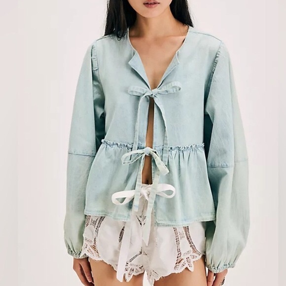 Free People Denim top Light Blue TieFront Blouse long sleeve lightweight jacket - Picture 5 of 5